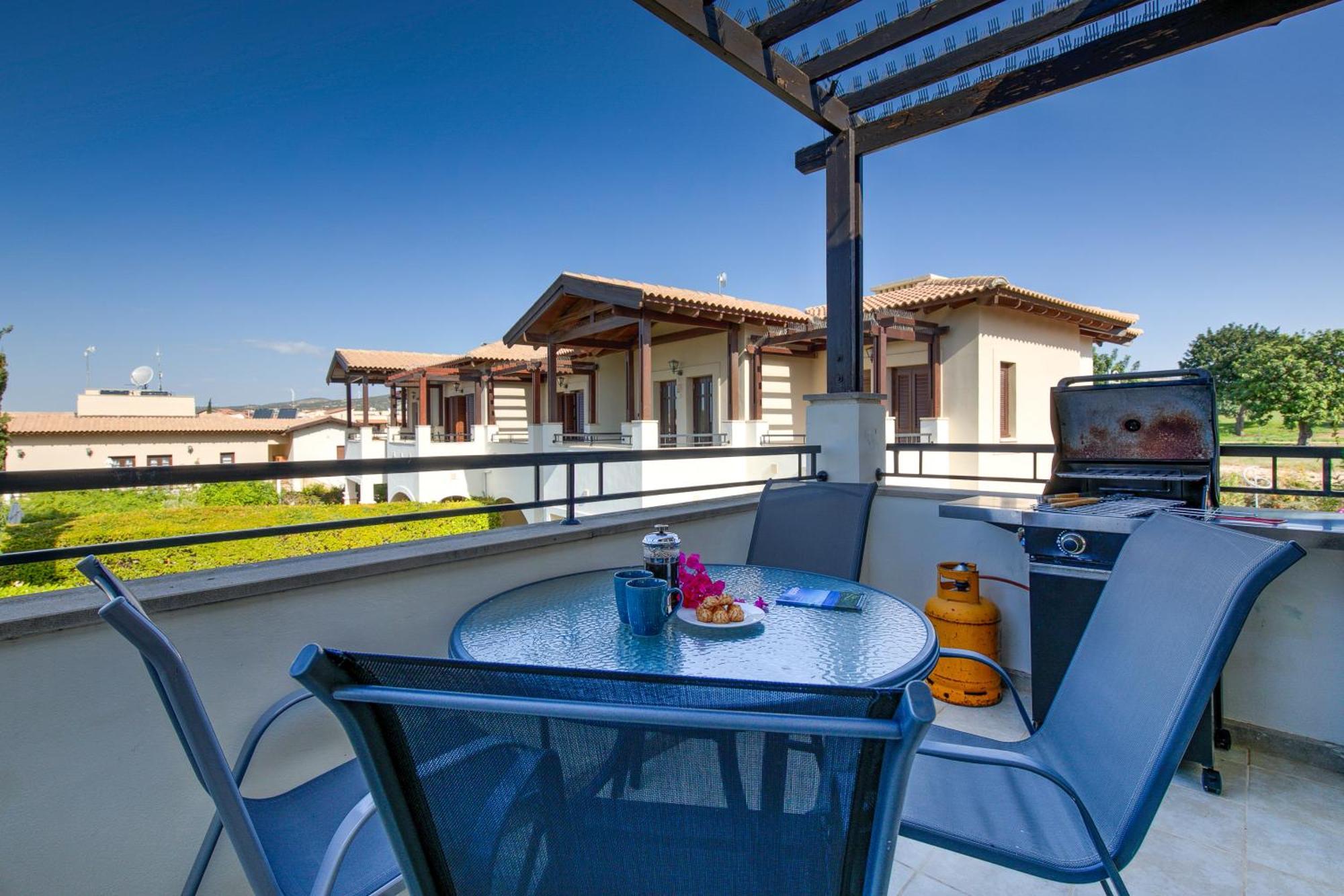 2 Bedroom Apartment Assia With Communal Pool, Aphrodite Hills Resort Kouklia Exterior foto