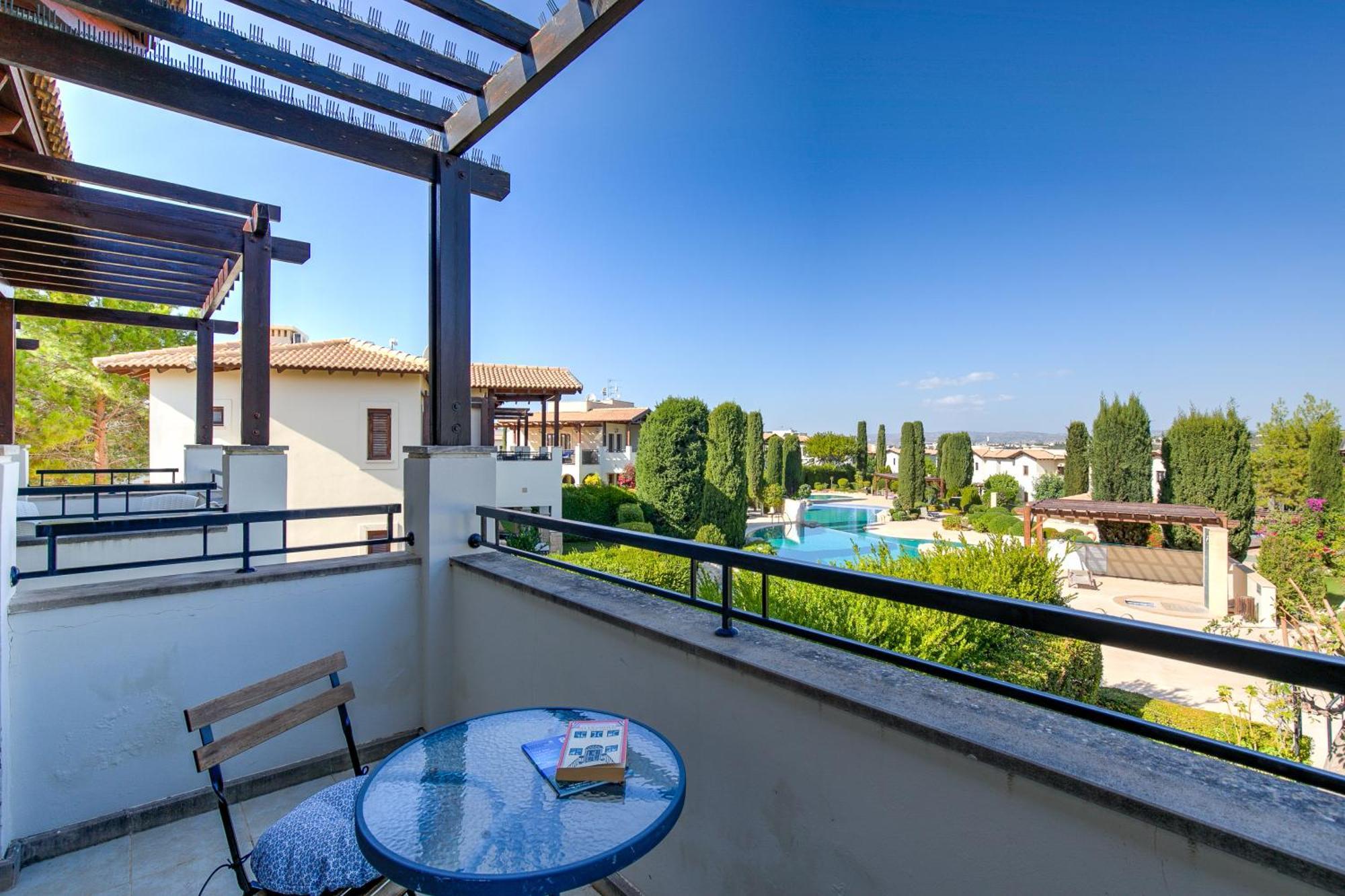 2 Bedroom Apartment Assia With Communal Pool, Aphrodite Hills Resort Kouklia Exterior foto